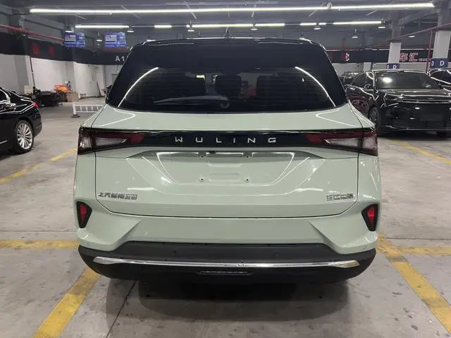 Wuling Wuling Xingchen 1.5T automatic star Obsidian version