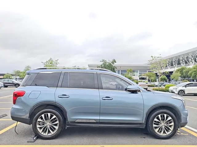 GAC Trumpchi GS8 320T two-wheel drive luxury Zhilian Edition 7 seats