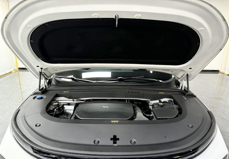 Li Auto Ideal L6 2024