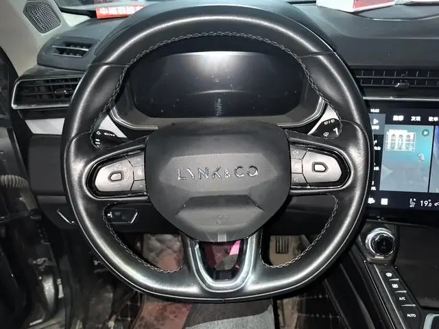 LYNK & CO Lynk 01 2.0TD two-wheel drive Pro