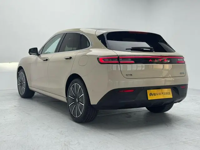 AITO Ask the world M5 Pure electric four-wheel drive performance version