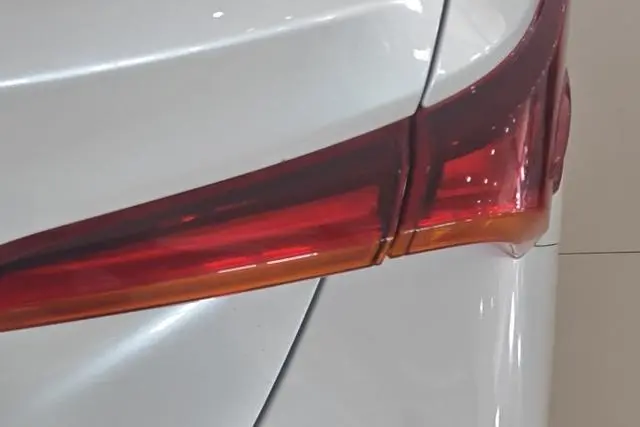 TOYOTA Asian dragon 2.0L XLE Premium Edition