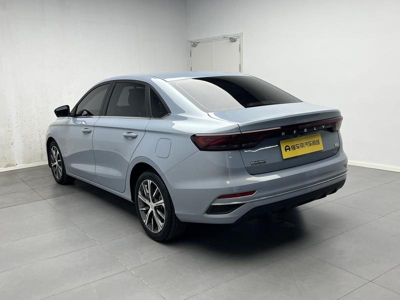 Geely Emgrand 2023