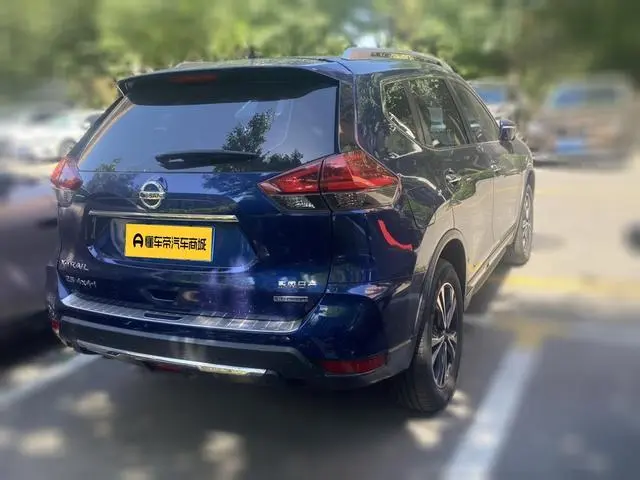 Nissan Qijun 2.5L CVT Zhilian Deluxe Edition 4WD