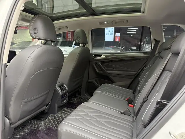 Volkswagen Tiguan L 330TSI two-wheel drive R-Line Premium edition