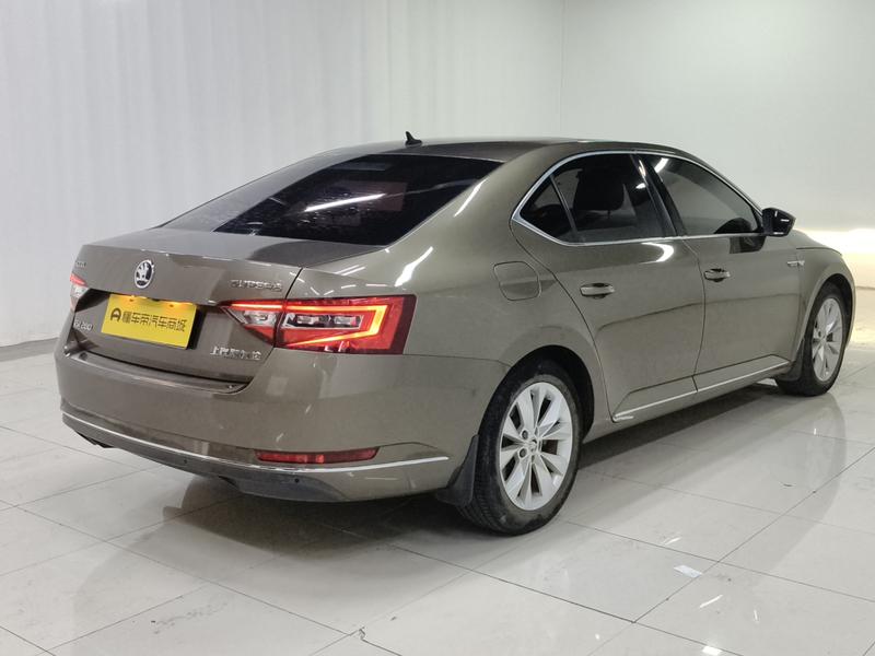 Skoda Superb 2016