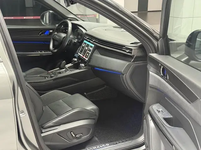 LYNK & CO Lynk 01 2.0TD four-wheel drive Halo