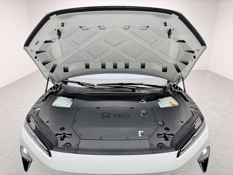 NIO NIO ET5 2024