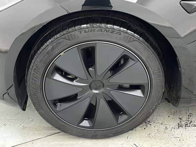 Tesla Model 3 2025
