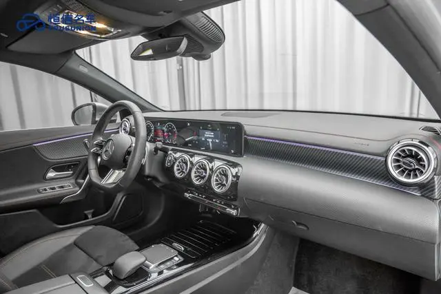 Mercedes-Benz Mercedes-Benz A-class A 200 L sports sedan fashion Version