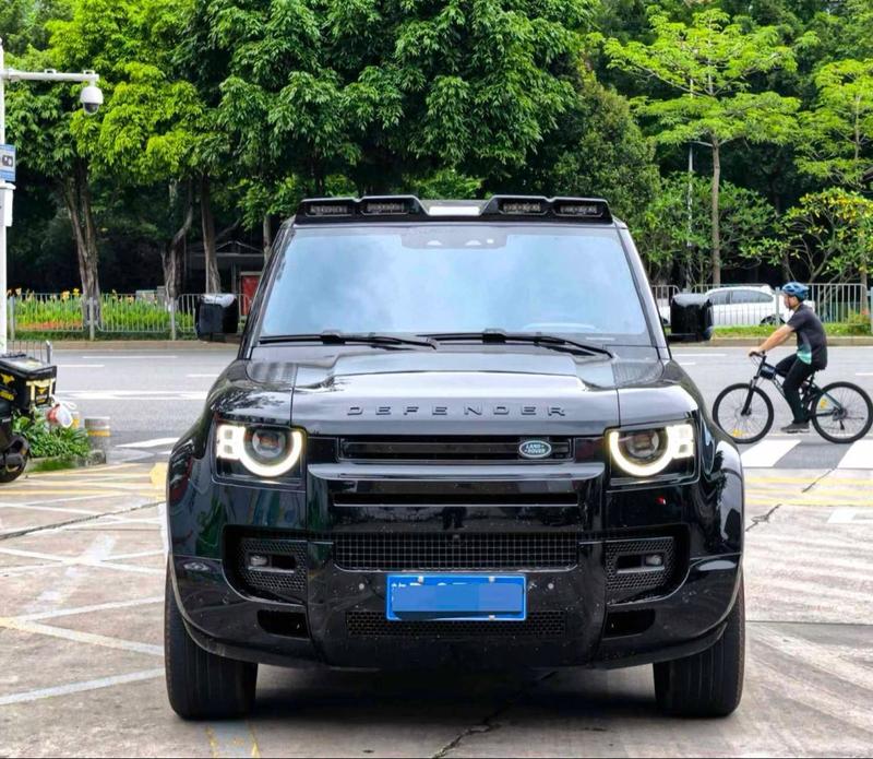 Land Rover guard 2025