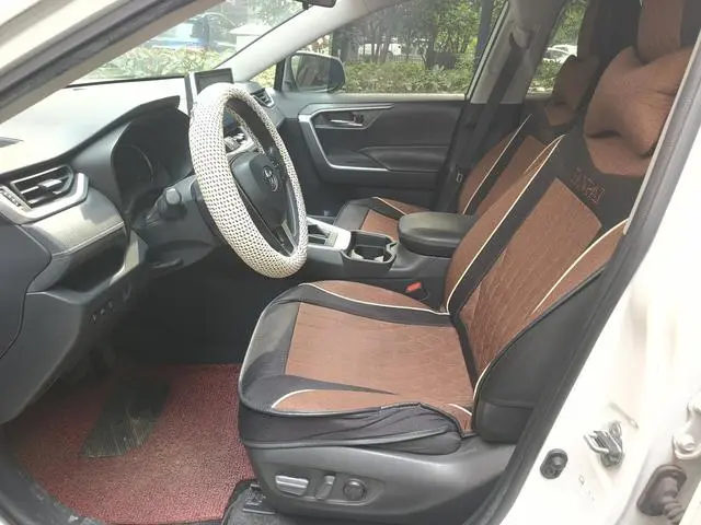 TOYOTA RAV4 Rongfang 2.0L CVT two-wheel drive fashion version