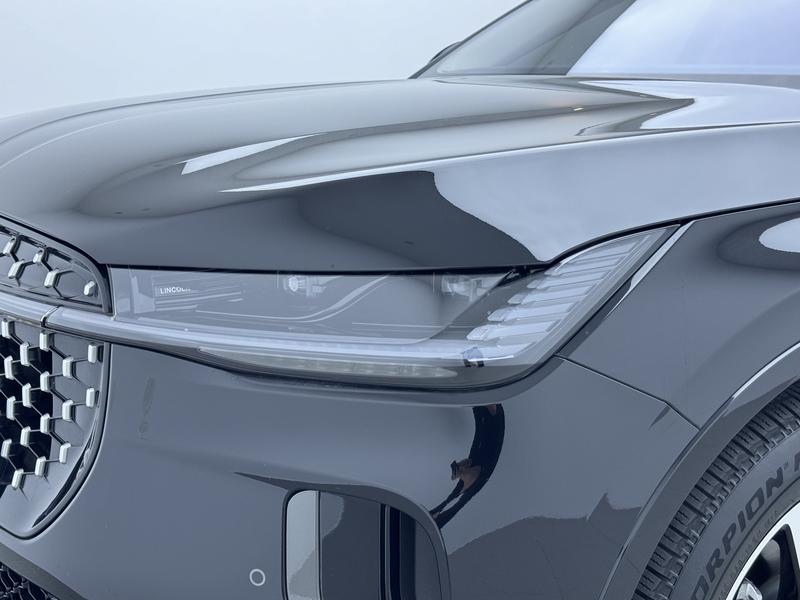 Lincoln Voyager 2023