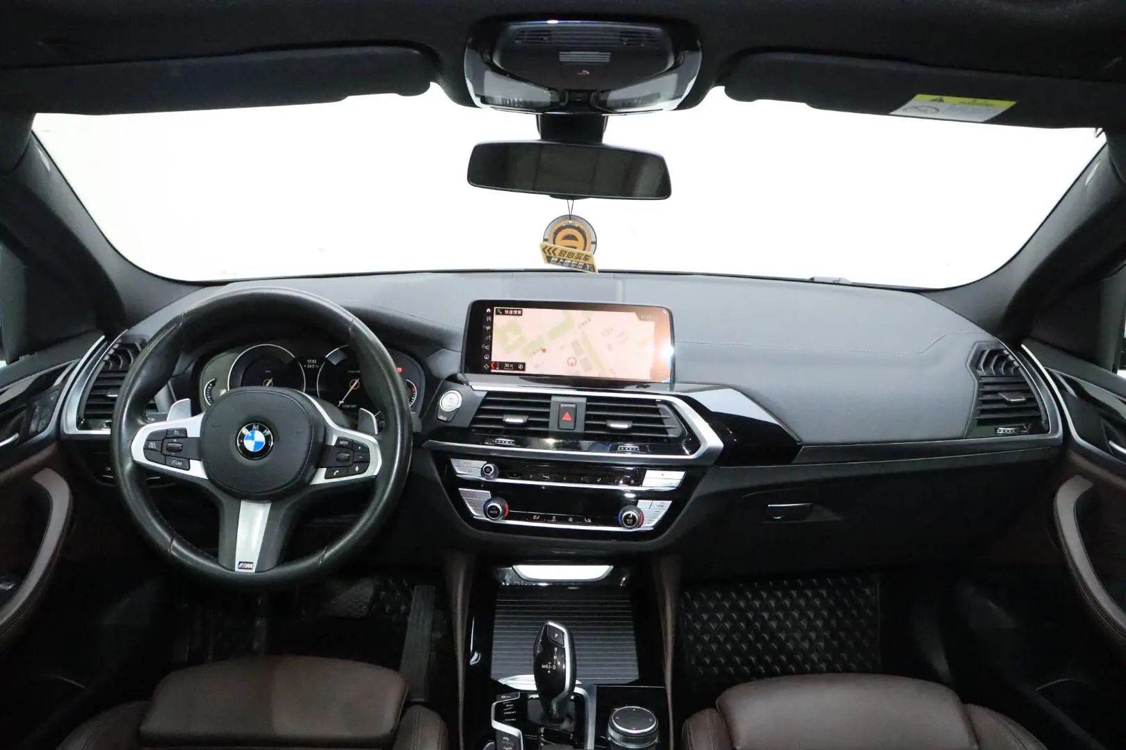BMW BMW X4 xDrive25i M sports suit