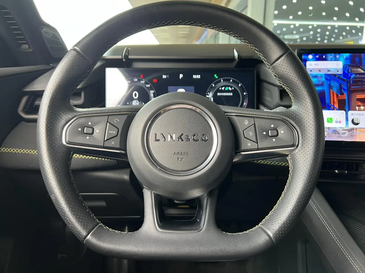 LYNK & CO Lynk 03 2.0 TD DCT Jin Pro