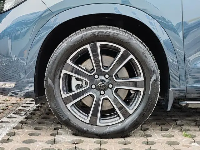 AITO Ask the world M7 Ultra six-seater rear-drive smart driving version