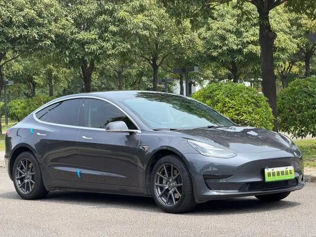 Tesla Model 3 Upgraded version of standard battery life rear drive