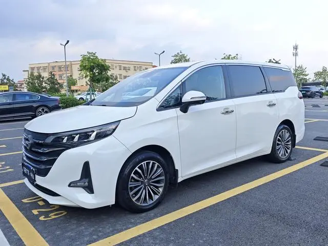 GAC Trumpchi M6 270T automatic Premium Edition 7-seater Country V