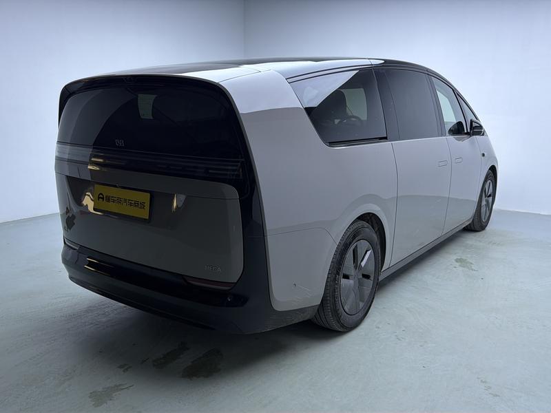 Li Auto Ideal MEGA 2025