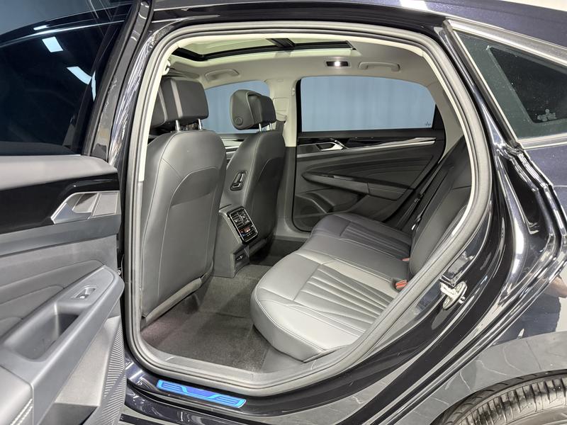 Volkswagen Passat 2025