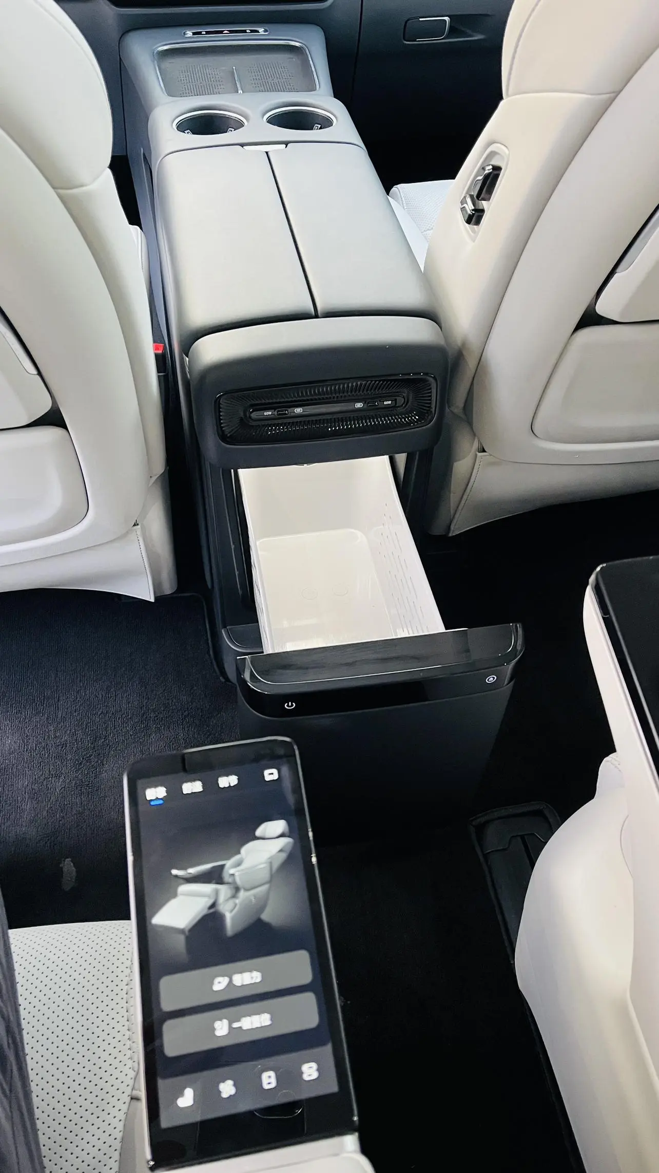 VOYAH Lantu Dreamer PHEV Four-wheel drive flagship dry version