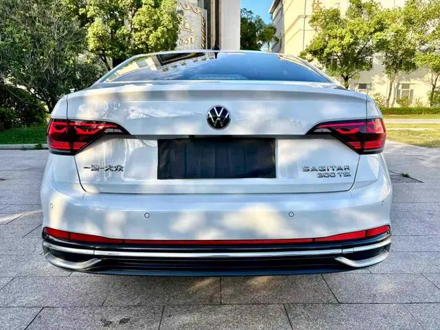 Volkswagen Sagitar 300TSI DSG Beyond Edition