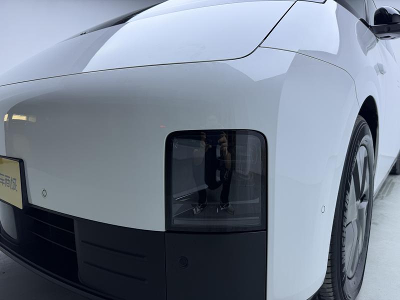 Li Auto Ideal MEGA 2025