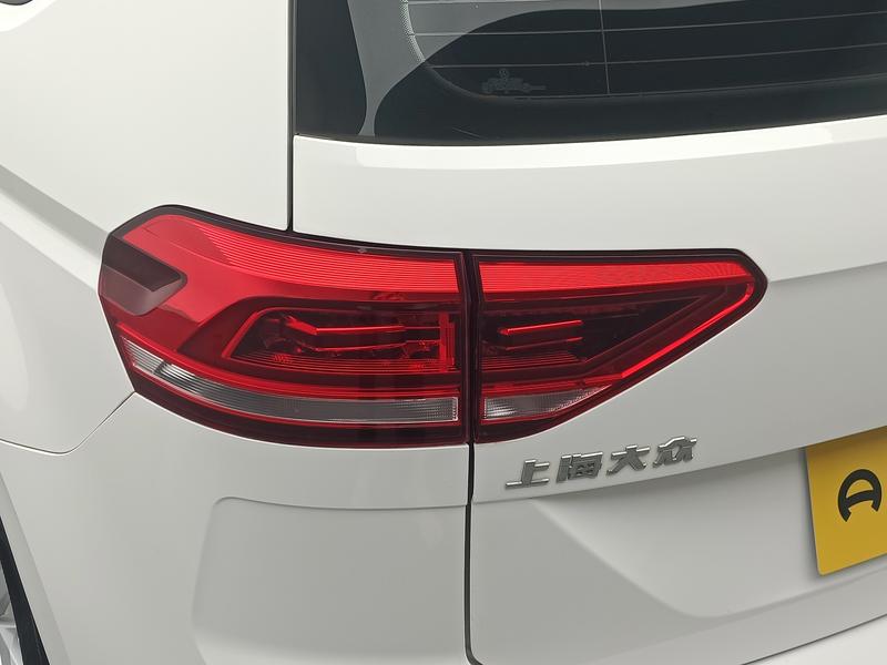 Volkswagen Touran L 2016