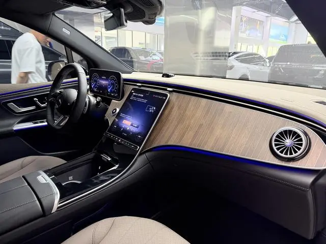 Mercedes-Benz Mercedes-Benz EQE SUV EQE SUV 500 4MATIC Pioneer Edition