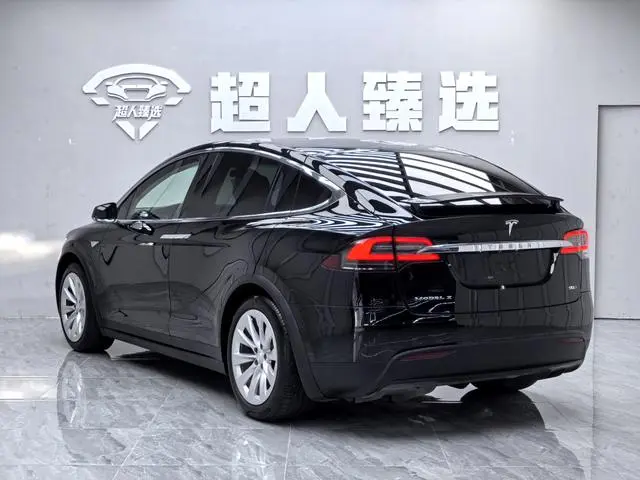 Tesla Model X 90D
