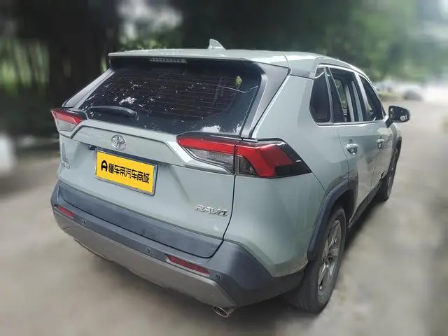 TOYOTA RAV4 Rongfang 2.0L CVT two-wheel drive fashion version