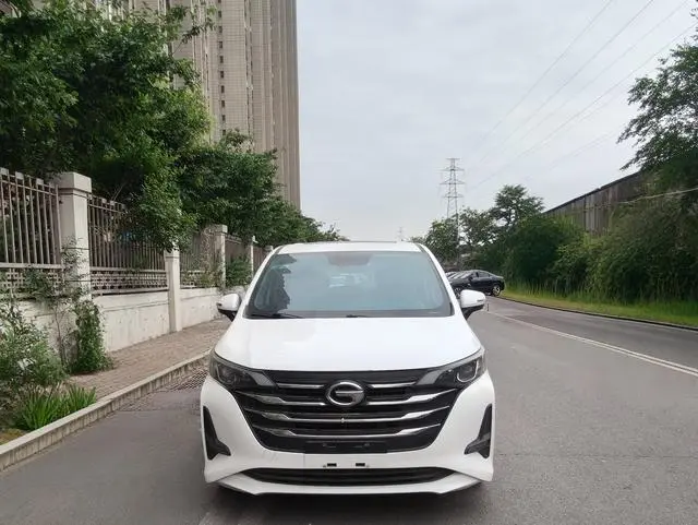 GAC Trumpchi M6 270T automatic Deluxe Edition 7-seater Country VI