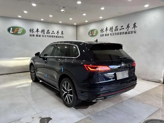 Volkswagen Touareg 3.0 TSI Ruixiang Edition Classic Sports Suit