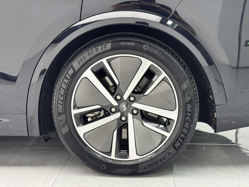 Li Auto Ideal L8 2024