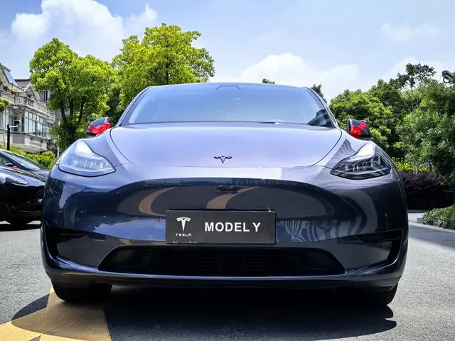 Tesla Model Y Facelifted rear-wheel drive version