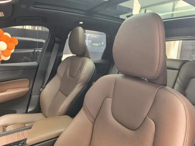 Volvo Volvo XC60 PHEV T8 four-wheel drive long battery life Zhiyuan Deluxe Edition