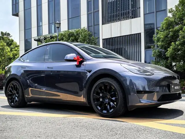 Tesla Model Y Facelifted rear-wheel drive version