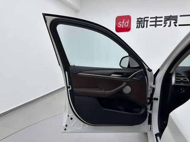 BMW BMW X3 xDrive30i Leading M Yao Ye Set