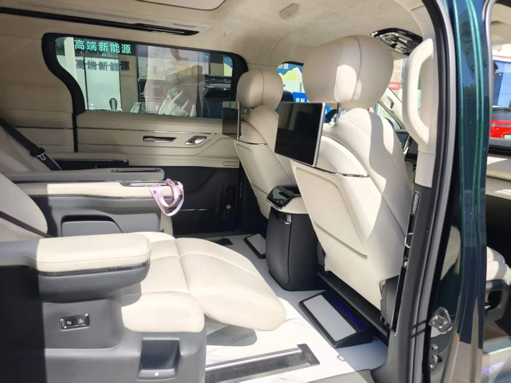 Geely Galaxy Wing true L380 805km four-wheel drive ultimate edition