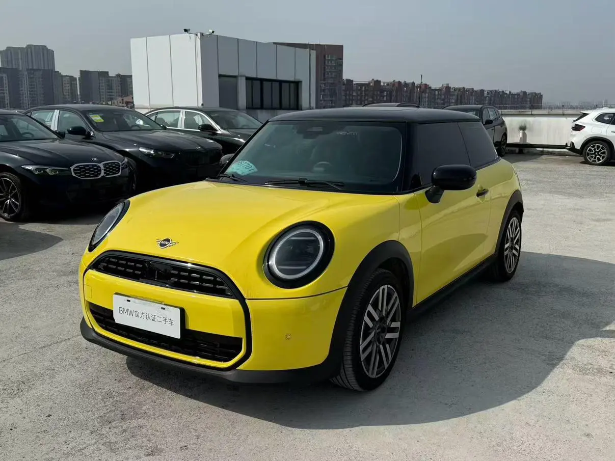 MINI MINI 1.5T COOPER three-door classic School