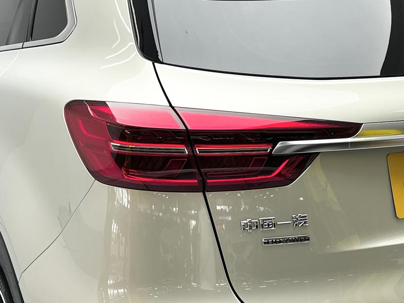 Hongqi Red Flag HS5 2019