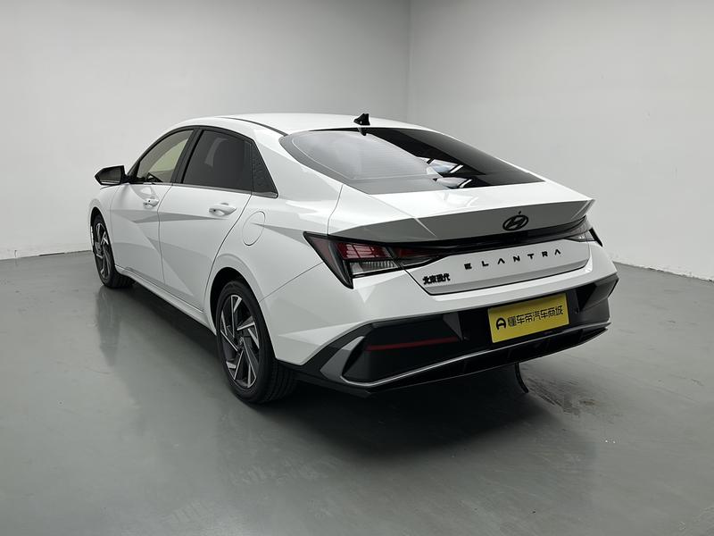 Hyundai Elantra 2023