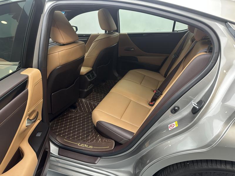 Lexus Lexus ES 2020