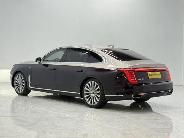 Hongqi Hongqi H9 3.0T Zhilian flag collar four-seater version