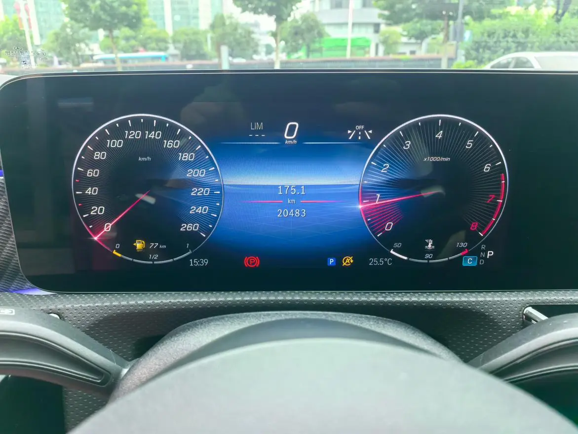 Mercedes-Benz Mercedes-Benz A-class A 200 L sports sedan fashion Version