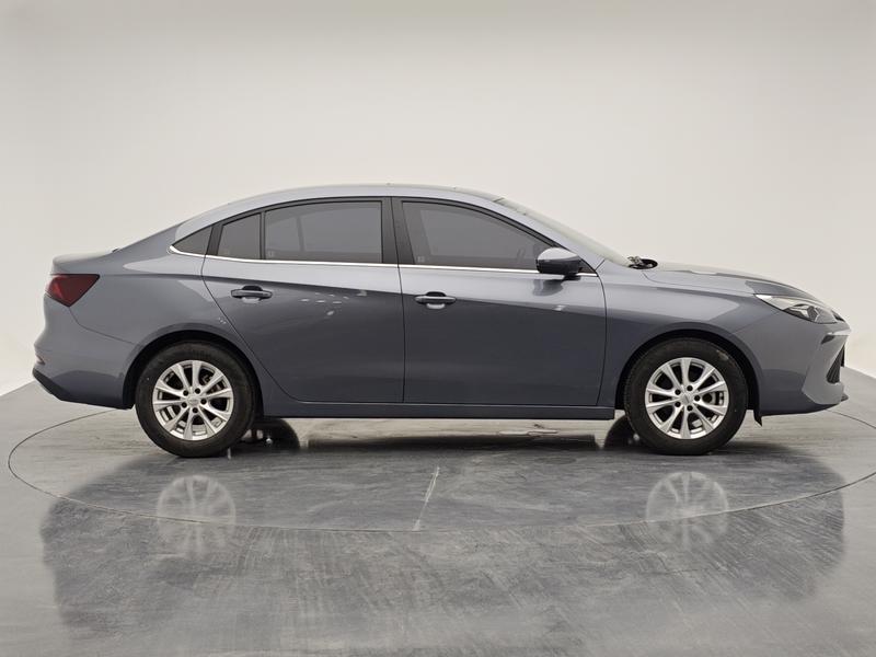 Roewe Roewe i5 2023