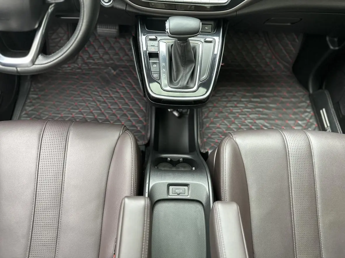 GAC Trumpchi M6 270T automatic Premium Edition 6-seater Country VI