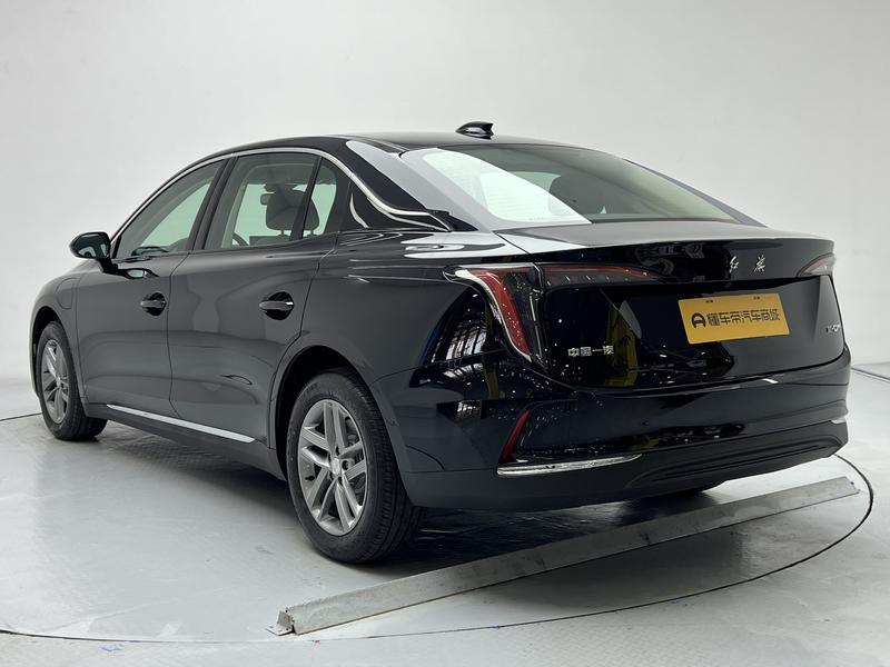 Hongqi Hongqi E-QM5 2025