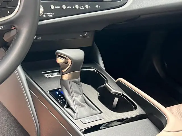 Lexus Lexus ES 200 Excellent Edition