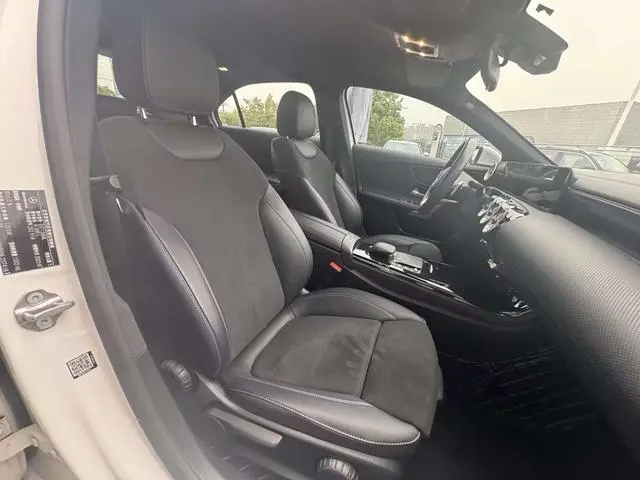 Mercedes-Benz Mercedes-Benz A-class A 200 L sports sedan dynamic Version